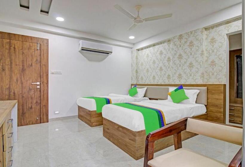 Quarto Estandar, Treebo Chandraprasth Residency