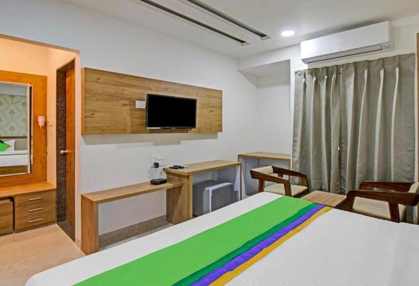 Quarto Estandar, Treebo Chandraprasth Residency