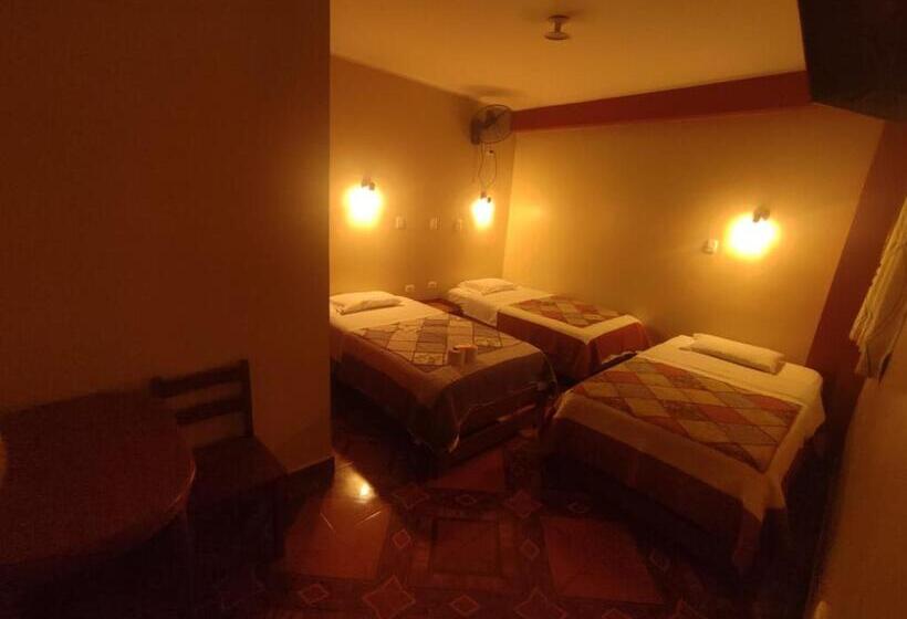 Quarto Triplo Estandar, Hostal Kan Kun Ii