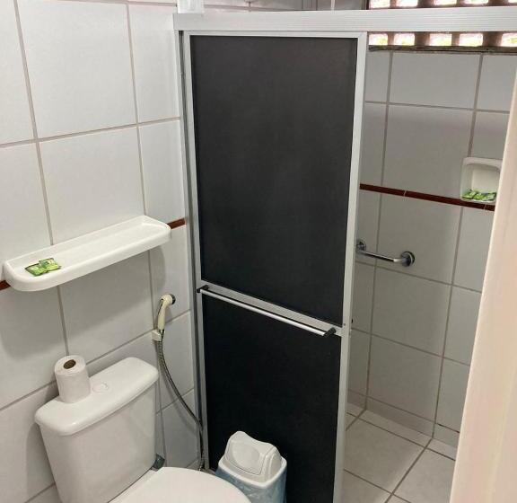 经济房, Pousada Lá Na Praia