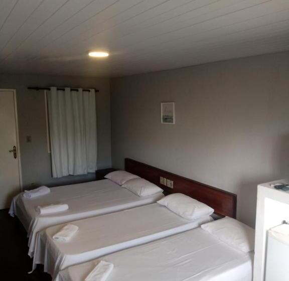 经济四人房间, Pousada Lá Na Praia