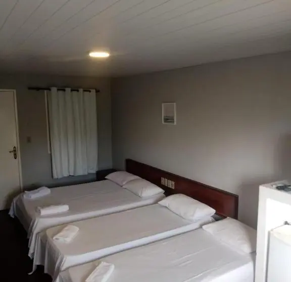 エコノミー４人部屋, Pousada Lá Na Praia