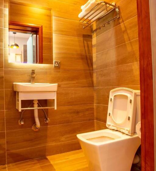 اتاق سوپریور, Riivana Tavern