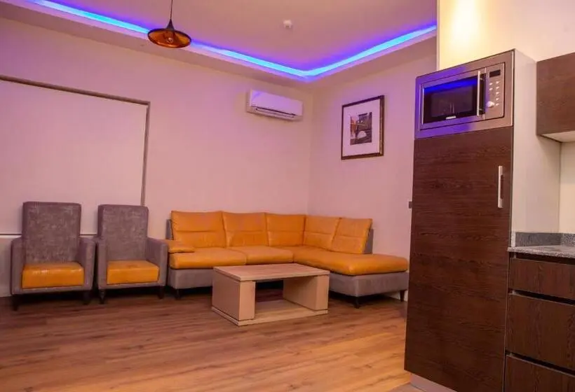 آپارتمان 2 خوابه, Riivana Tavern