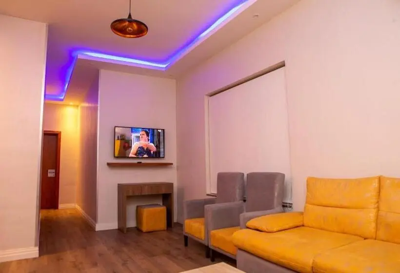 آپارتمان 2 خوابه, Riivana Tavern