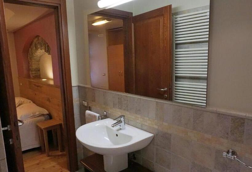 マウンテンビュースタンダードルーム, Pensione Albergo Diffuso Ceaglio Valle Maira