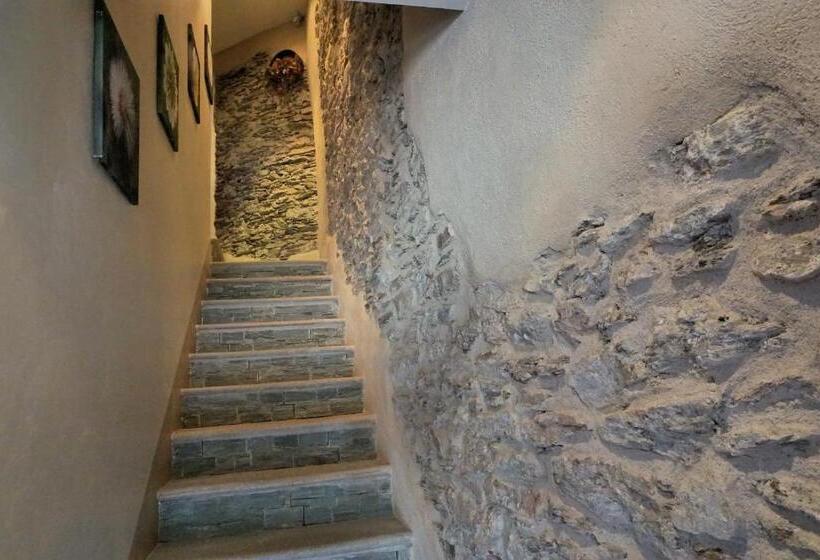 景色の見えるトリプルスタンダードルーム, Pensione Albergo Diffuso Ceaglio Valle Maira