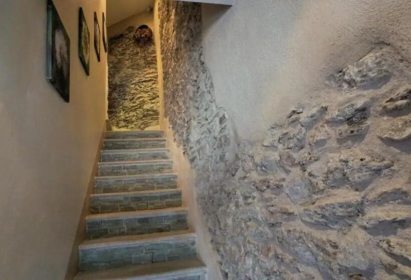 景色の見えるトリプルスタンダードルーム, Pensione Albergo Diffuso Ceaglio Valle Maira