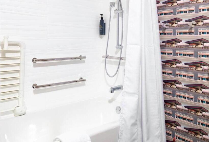 اتاق استاندارد با تخت بزرگ, Aloft Savannah Airport