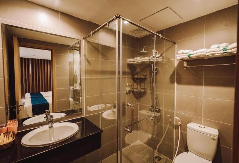 اتاق استاندارد سه تخته با بالکن, Anka