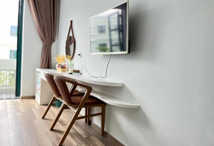 اتاق استاندارد سه تخته با بالکن, Anka