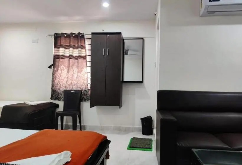 Economy Triple Room, Destiny