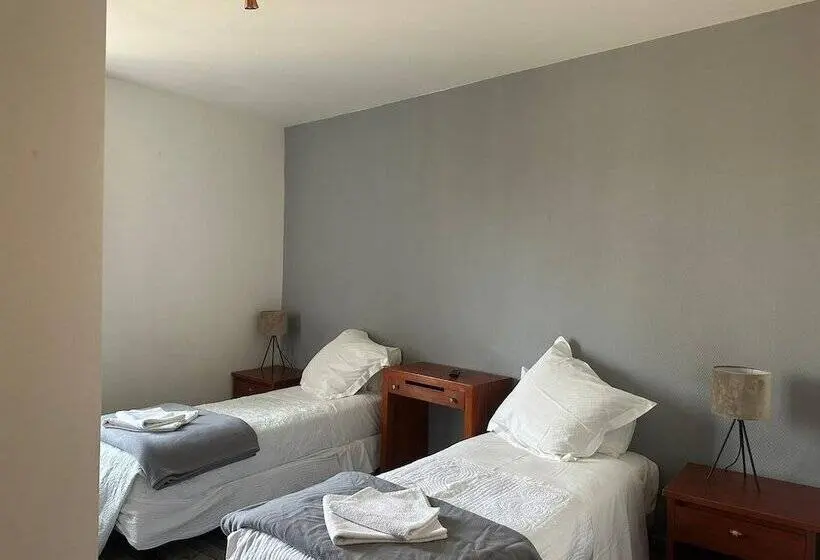 Standard-huone, Le Mediterraneen Montargis