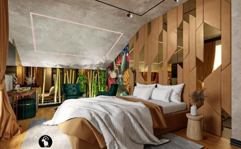 סוויטה דלוקס, Rose Boutique