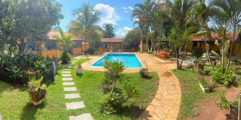 家庭房带园景, Família Busca Pé