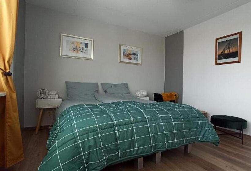 آپارتمان 2 خوابه, Breakfast At Carin’s