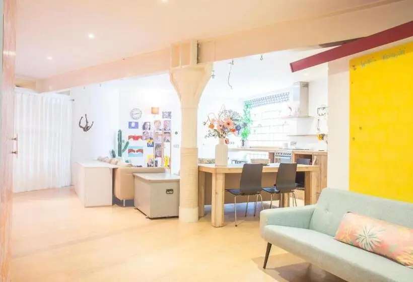 ファミリーステューディオ, Flo S Atelier   Family Studio Note Studio Is Adjacent To Flo S Apartment