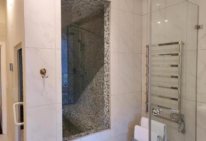 Люкс Вид на Бассейн, Palais Kneissl