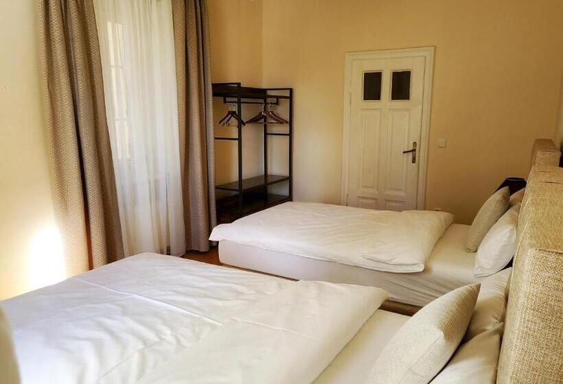 Люкс Вид на Бассейн, Palais Kneissl