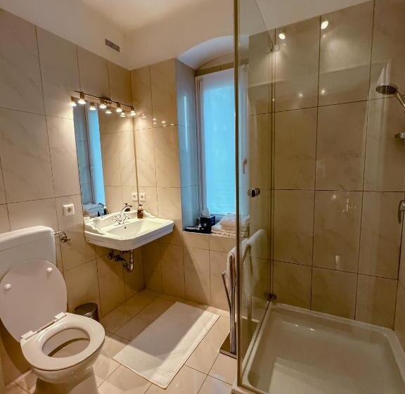 Люкс Вид на Сад, Palais Kneissl