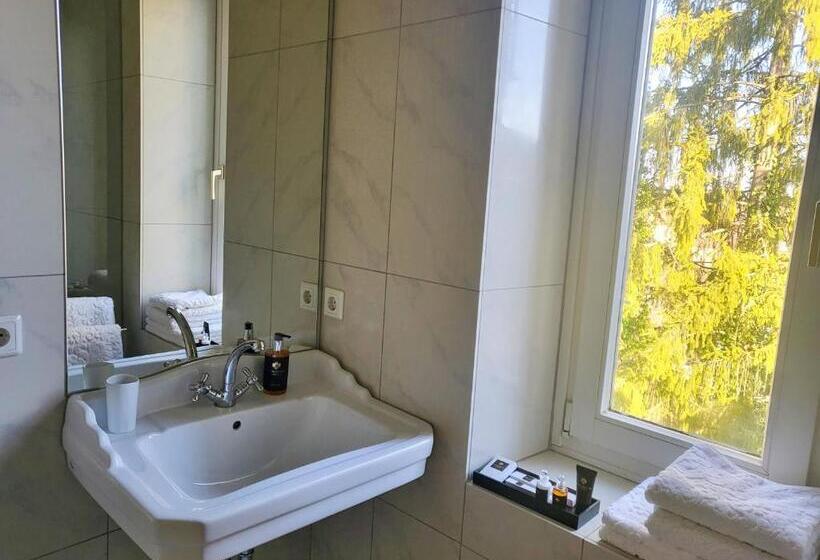 Люкс Вид на Сад, Palais Kneissl