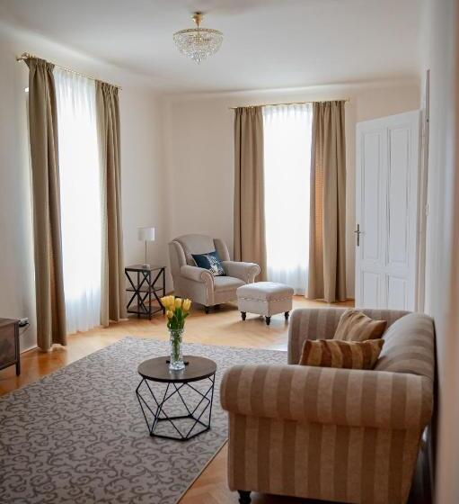 Люкс Вид на Сад, Palais Kneissl