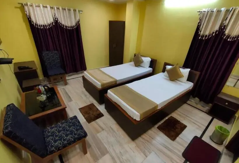 デラックスルーム, Saket Palace