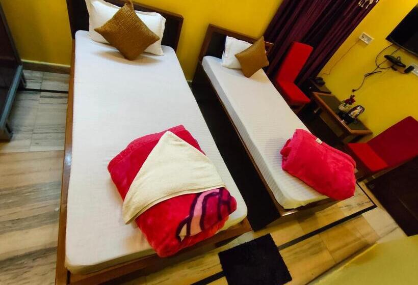 标准间, Saket Palace