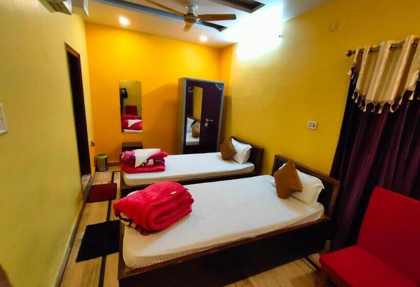 标准间, Saket Palace