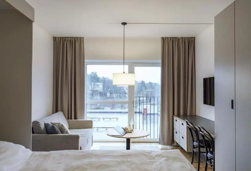 استودیوی استاندارد, Boo Boo Living