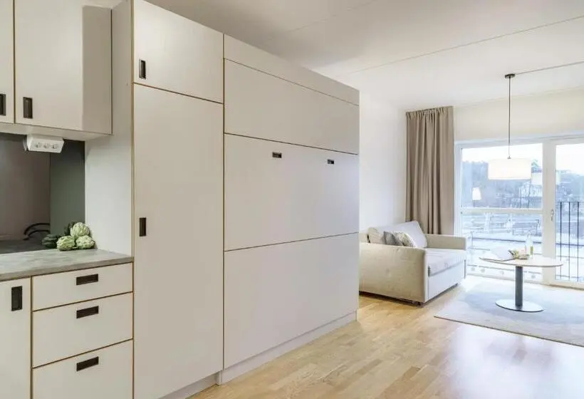 استودیوی استاندارد, Boo Boo Living