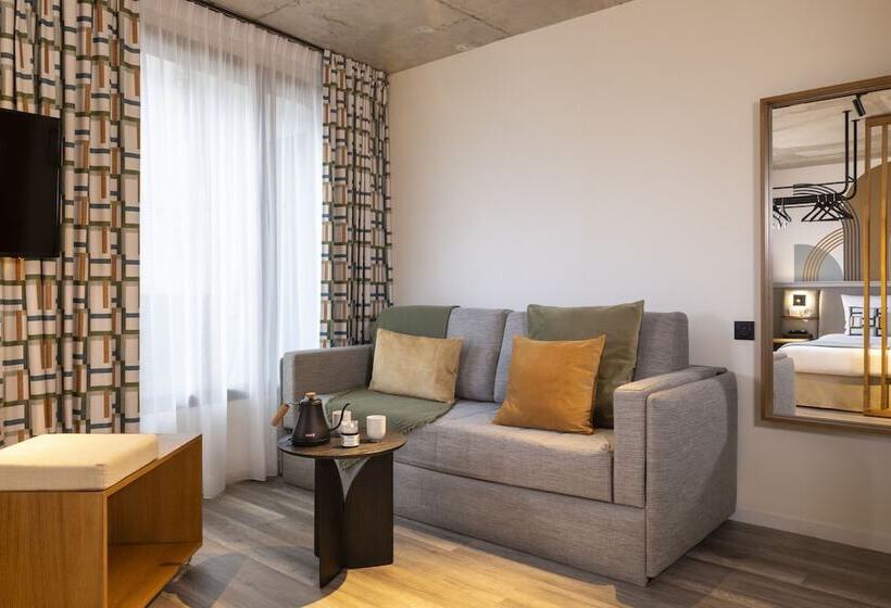 اتاق استاندارد, La Belle Ville