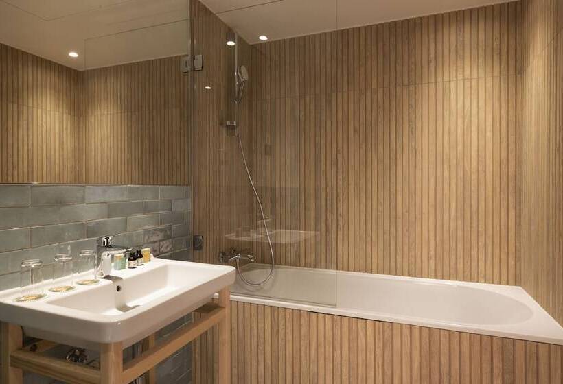 اتاق لوکس, La Belle Ville