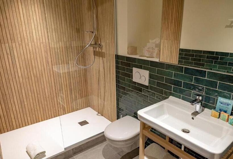 اتاق استاندارد, La Belle Ville