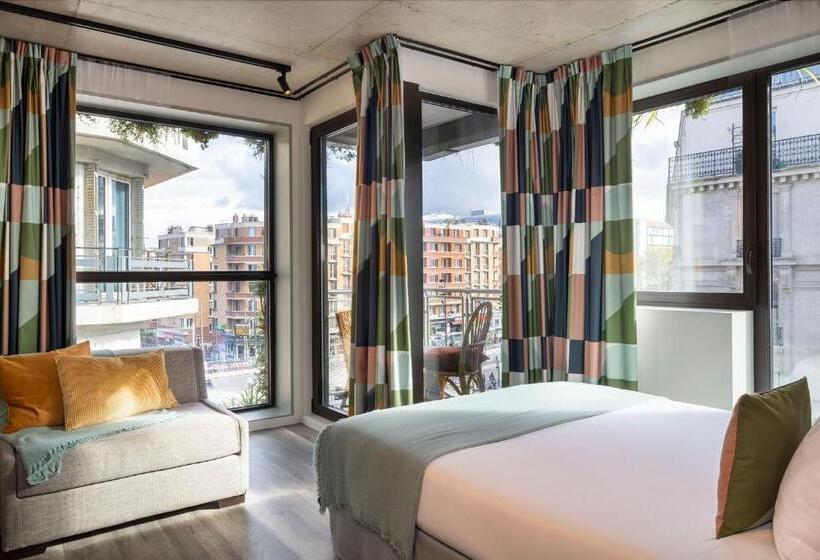 اتاق لوکس با بالکن, La Belle Ville