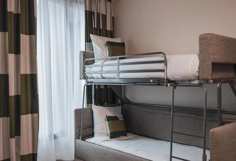 سوییت جونیور, La Belle Ville