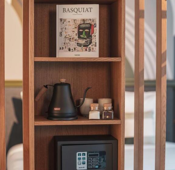 سوییت جونیور, La Belle Ville