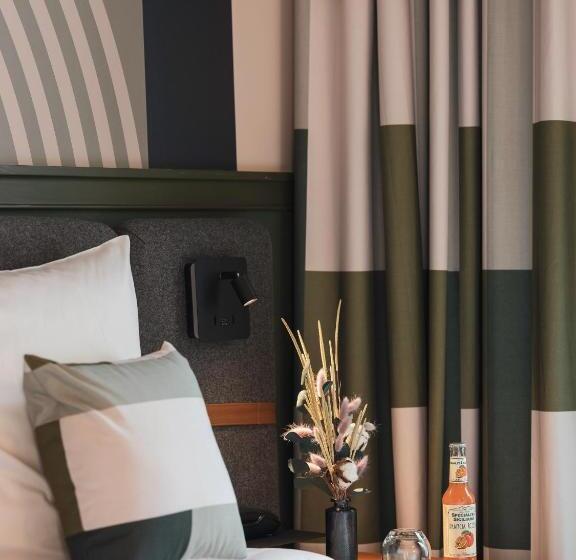 سوییت جونیور, La Belle Ville