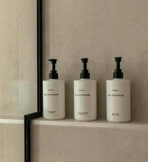 带大床的标准间, The Mayfair