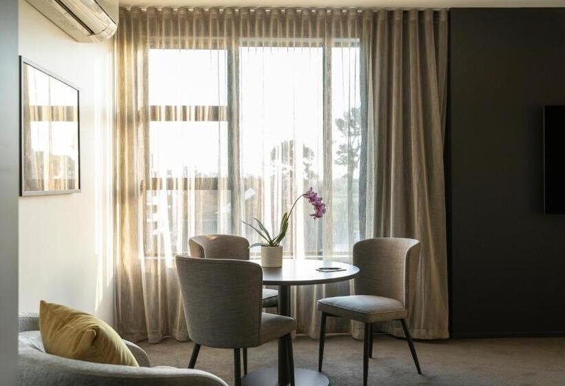 高级套房, The Mayfair