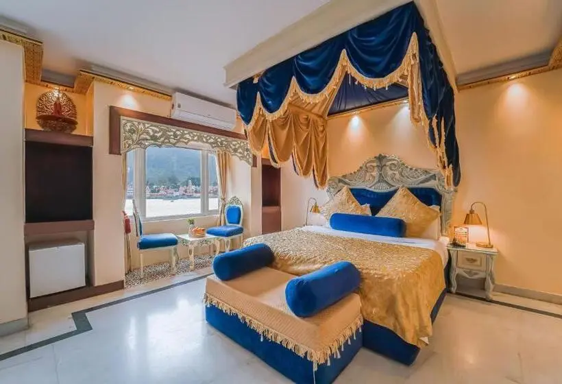 スイート, The Neeraj Ganga Heritage Palace