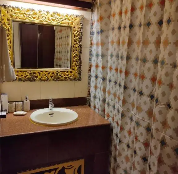 デラックスルーム, The Neeraj Ganga Heritage Palace