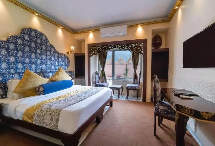 デラックスルーム, The Neeraj Ganga Heritage Palace