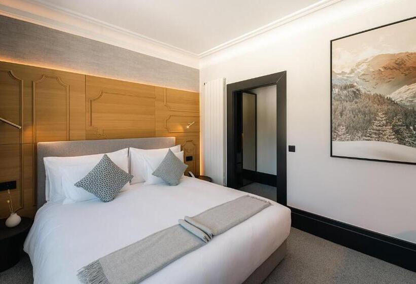 Полулюкс, Villars Palace