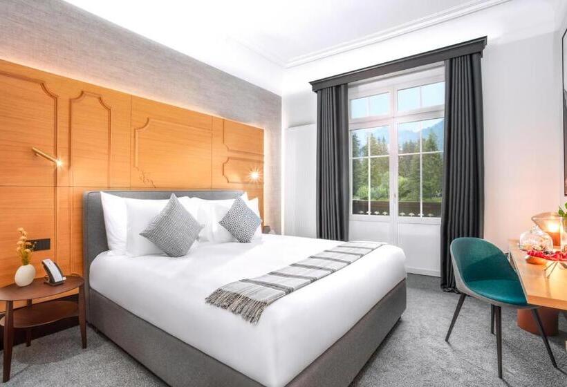 Номер Стандарт, Villars Palace