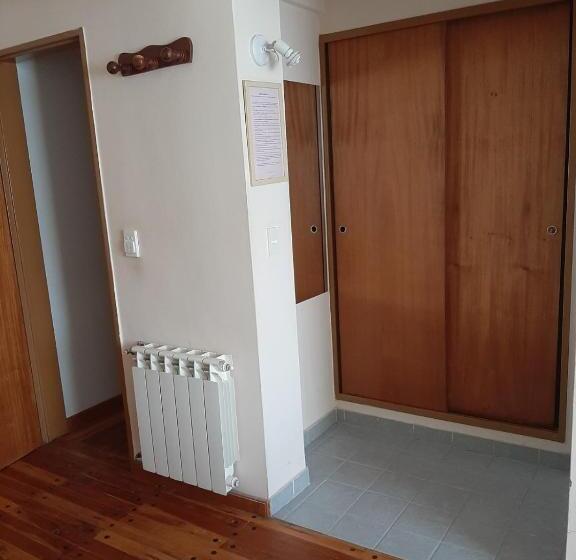 اتاق استاندارد سه نفره, Lowcost Madryn