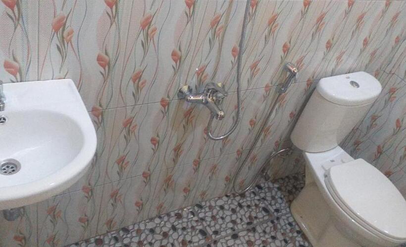 스탠다드 싱글 룸, Toba Boi