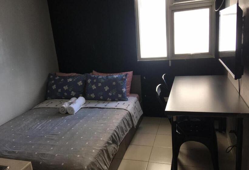 Standard Studio, Ronz Deca Hills