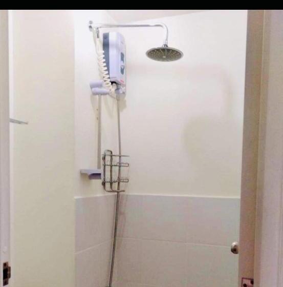 Standard Studio, Ronz Deca Hills