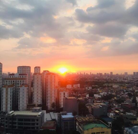 Standard Studio, Ronz Deca Hills